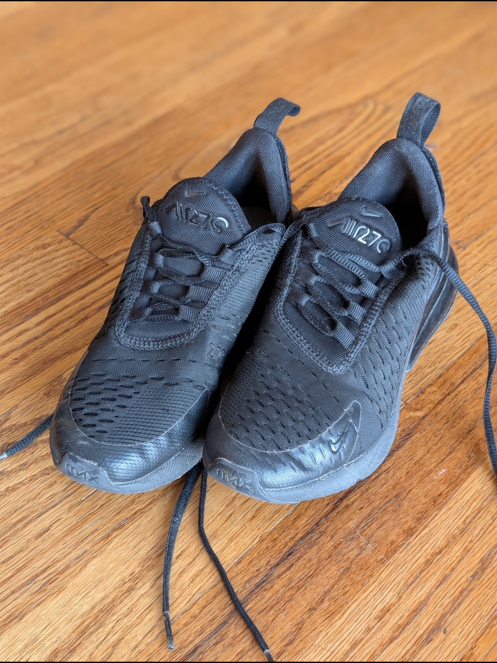 Nike Black Air Max 270 Big Kids Size 4